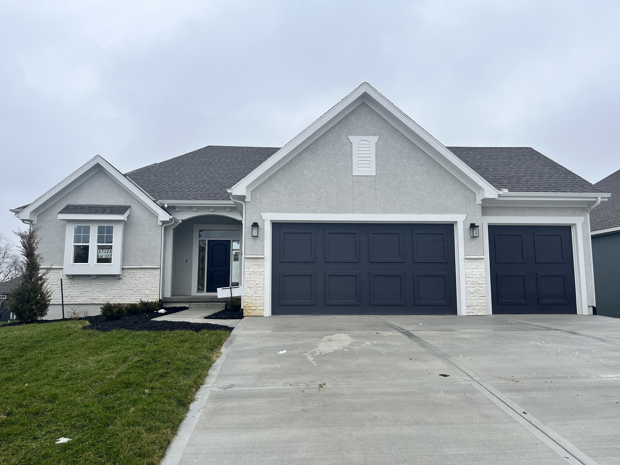 various locations 3-4 Beds House for Rent - Photo Gallery 9